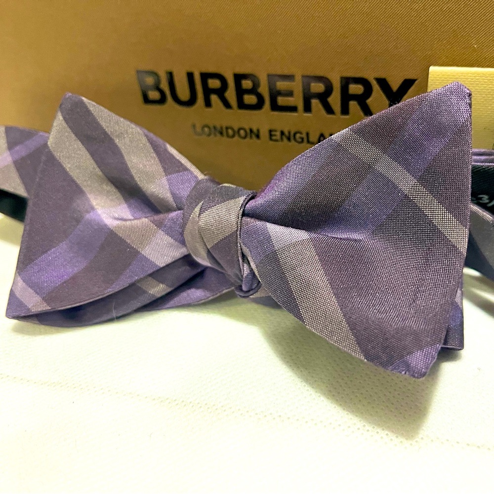 🎁TB SUMMER 26’🎁🆕💯ICONIC BURBERRY NOVA CHECK SELF TIE MENS BOW TIE🎁🔥